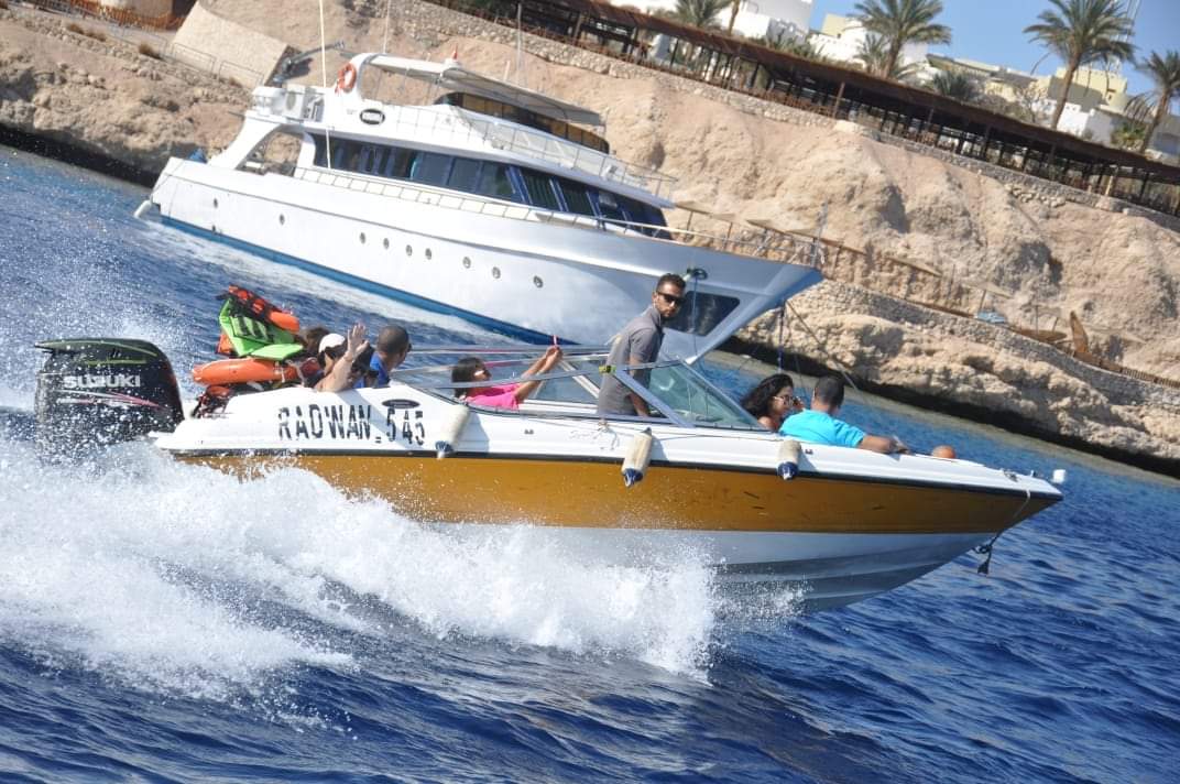Speed Boat to Tiran Island